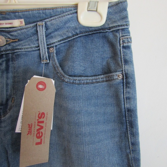 Levi Strauss Women's Jeans - Picture 3 of 4